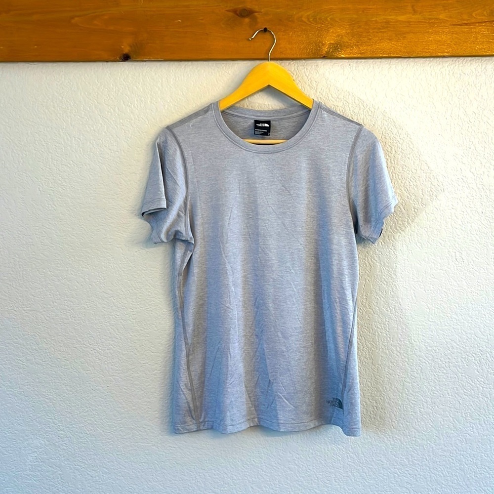 The North Face Elevation Tee Shirt Dri Fit Gray size Medium - Picture 2 of 7